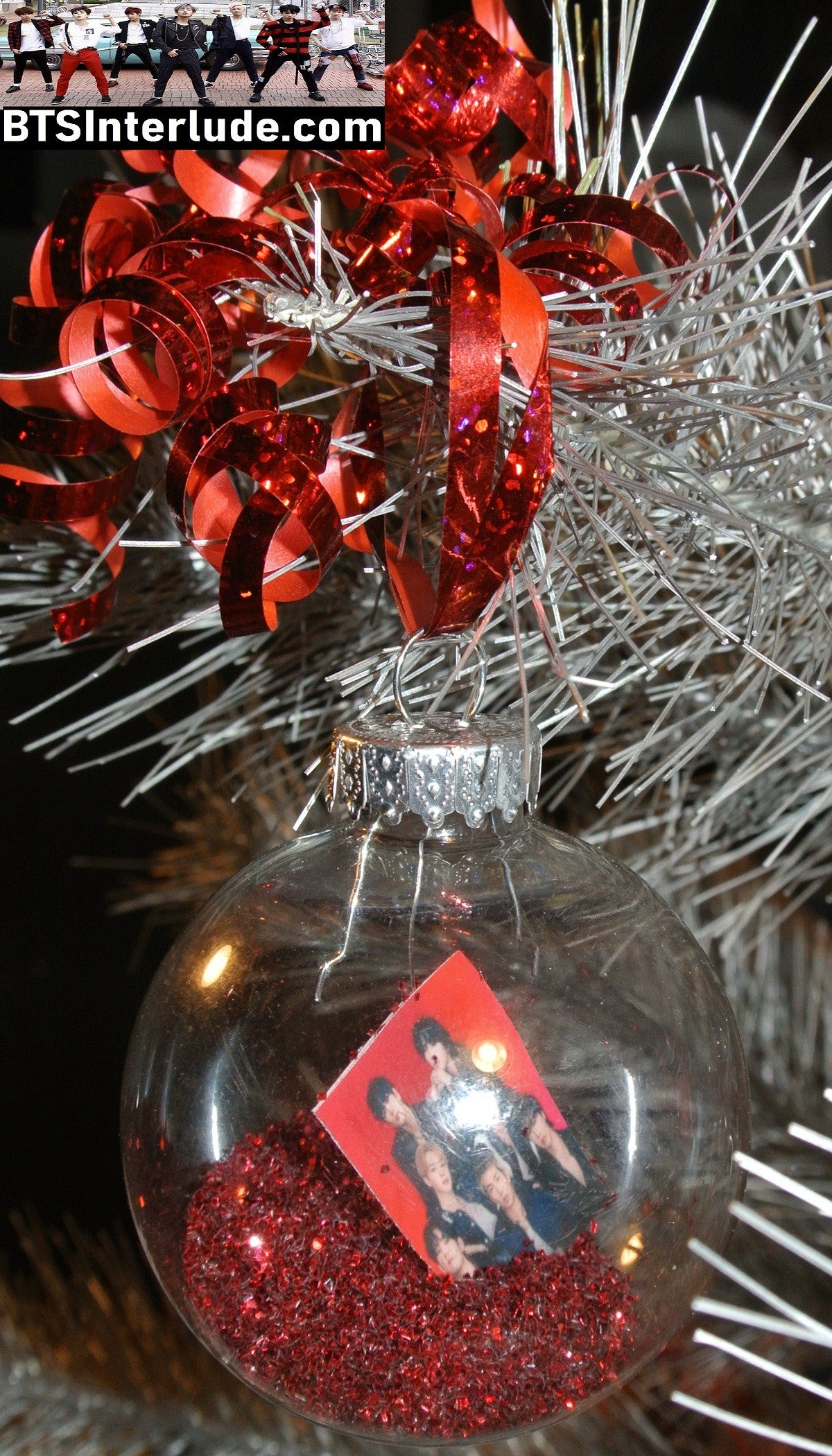 BTS CHRISTMAS ORNAMENT GLASS 2.5 INCH GROUP BANGTAN 방탄소년단 RED GLITTER ARIRANG RED WHITE T SHIRTS JUNGKOOK V JIMIN RM J-HOPE SUGA JIN LIMITED EDITION