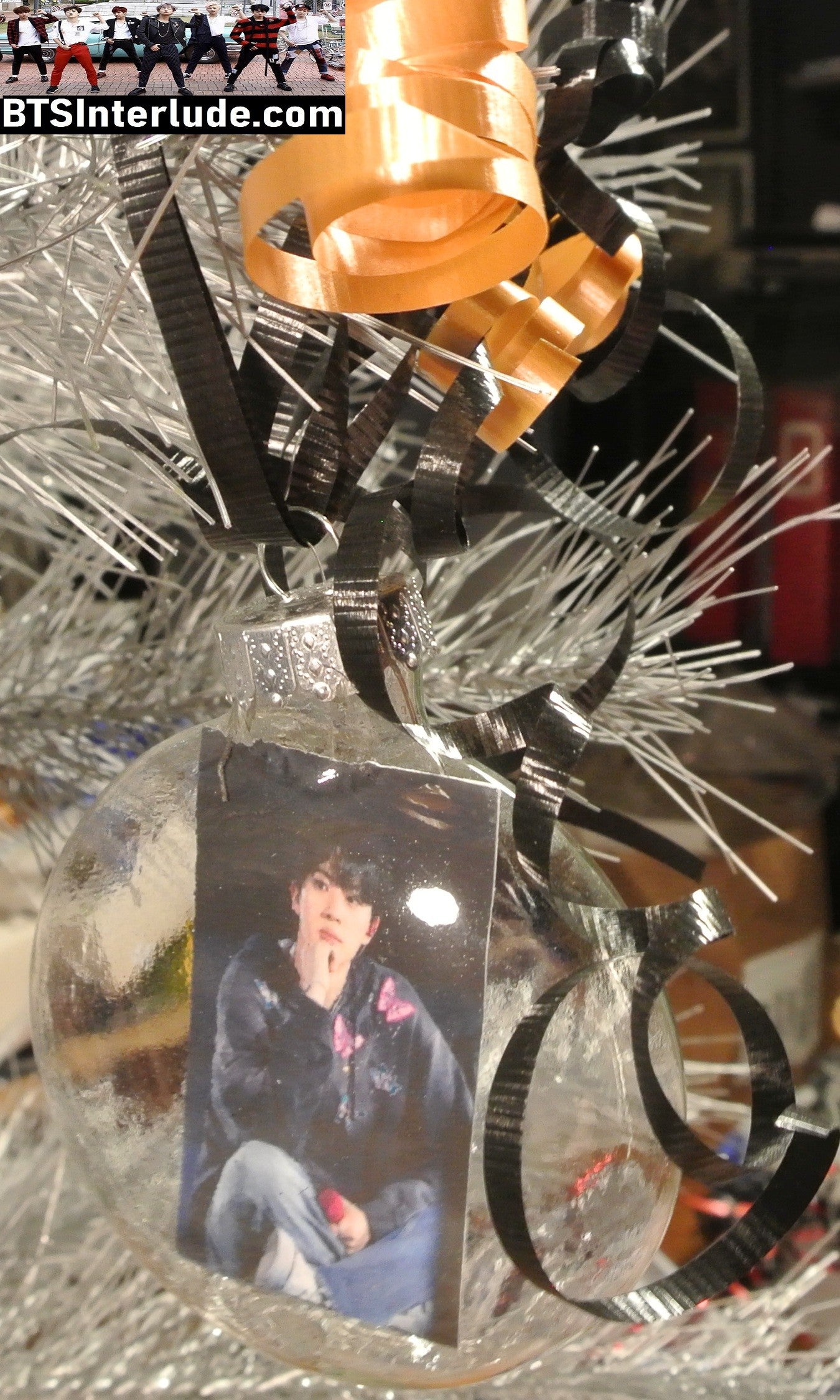 BTS CHRISTMAS ORNAMENT GLASS 3 INCH FLAT JIN KIM SEOKJIN 김석진 ARIRANG ENDING TAN JACKET LIMITED EDITION