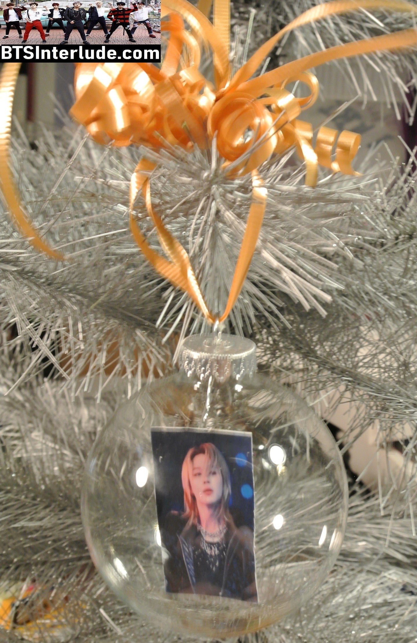 BTS CHRISTMAS ORNAMENT GLASS 3 INCH PARK JIMIN 박지민 ARIRANG TAN SHIRT BLOND PRINCE LIMITED EDITION
