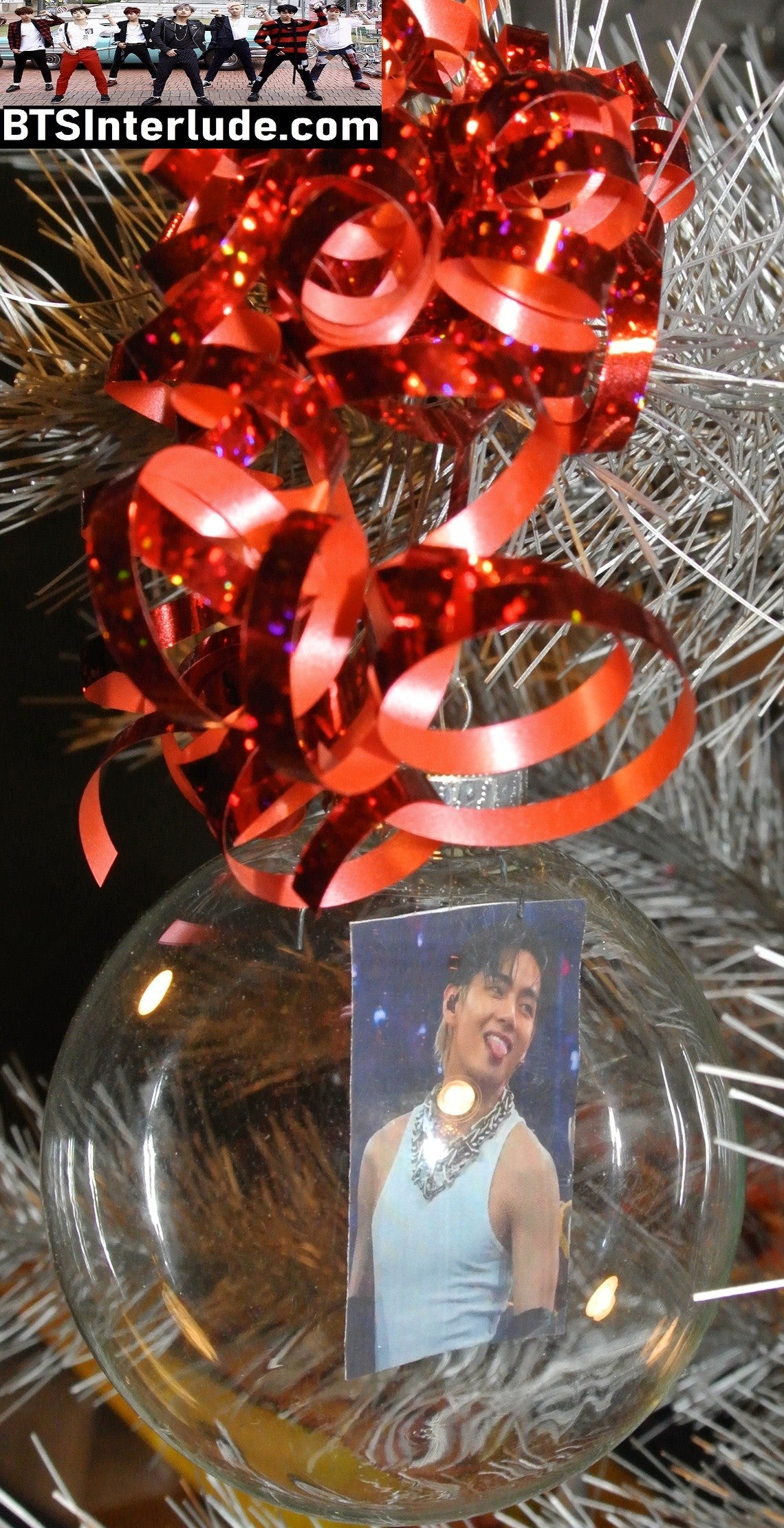 BTS CHRISTMAS ORNAMENT GLASS 3 INCH V KIM TAEHYUNG 김태형 ARIRANG WHITE TANK TOP TONGUE RED JACKET LIMITED EDITION
