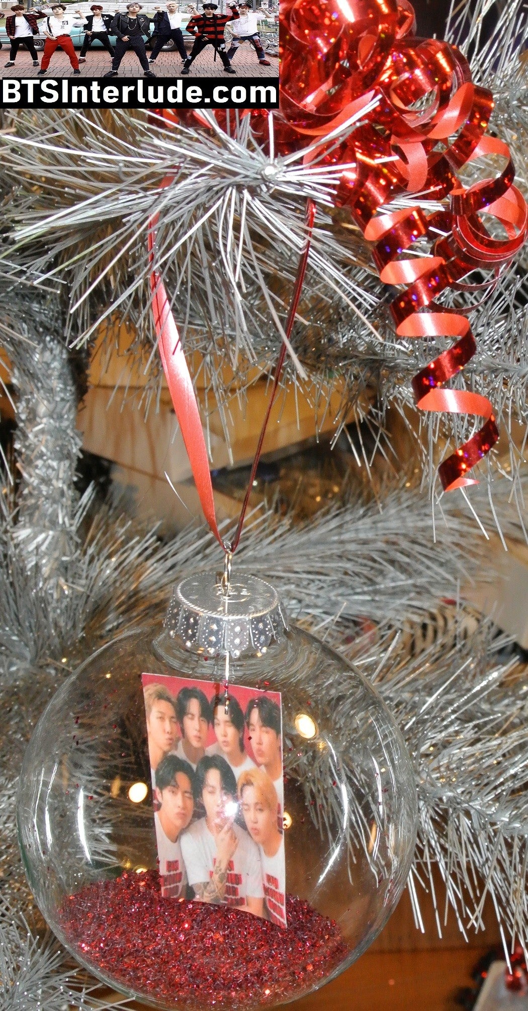 BTS CHRISTMAS ORNAMENT GLASS 4 INCH GROUP BANGTAN 방탄소년단 RED GLITTER ARIRANG RED WHITE T SHIRTS JUNGKOOK V JIMIN RM J-HOPE SUGA JIN LIMITED EDITION