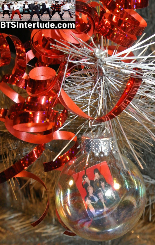 BTS CHRISTMAS ORNAMENT GLASS 1.75 INCH GROUP BANGTAN 방탄소년단 ARIRANG RED WHITE T SHIRTS JUNGKOOK V JIMIN RM J-HOPE SUGA JIN LIMITED EDITION