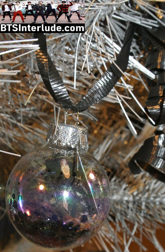 BTS CHRISTMAS ORNAMENT GLASS 1.75 INCH J-HOPE JUNG HOSEOK 정호석 BLACK GLITTER ARIRANG BLACK SMILE ARMS UP LIMITED EDITION