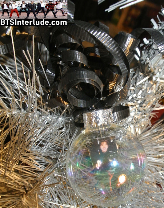 BTS CHRISTMAS ORNAMENT GLASS 1.75 INCH J-HOPE JUNG HOSEOK 정호석 ARIRANG BLACK SMILE ARMS UP LIMITED EDITION