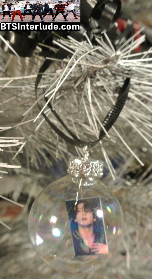 BTS CHRISTMAS ORNAMENT GLASS 1.75 INCH JEON JUNGKOOK 전정국 2019 LOTTE CONCERT LIMITED EDITION