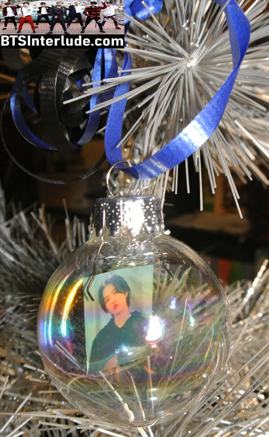 BTS CHRISTMAS ORNAMENT GLASS 1.75 INCH SUGA MIN YOONGI 민윤기 D DAY BACKSTAGE LIMITED EDITION