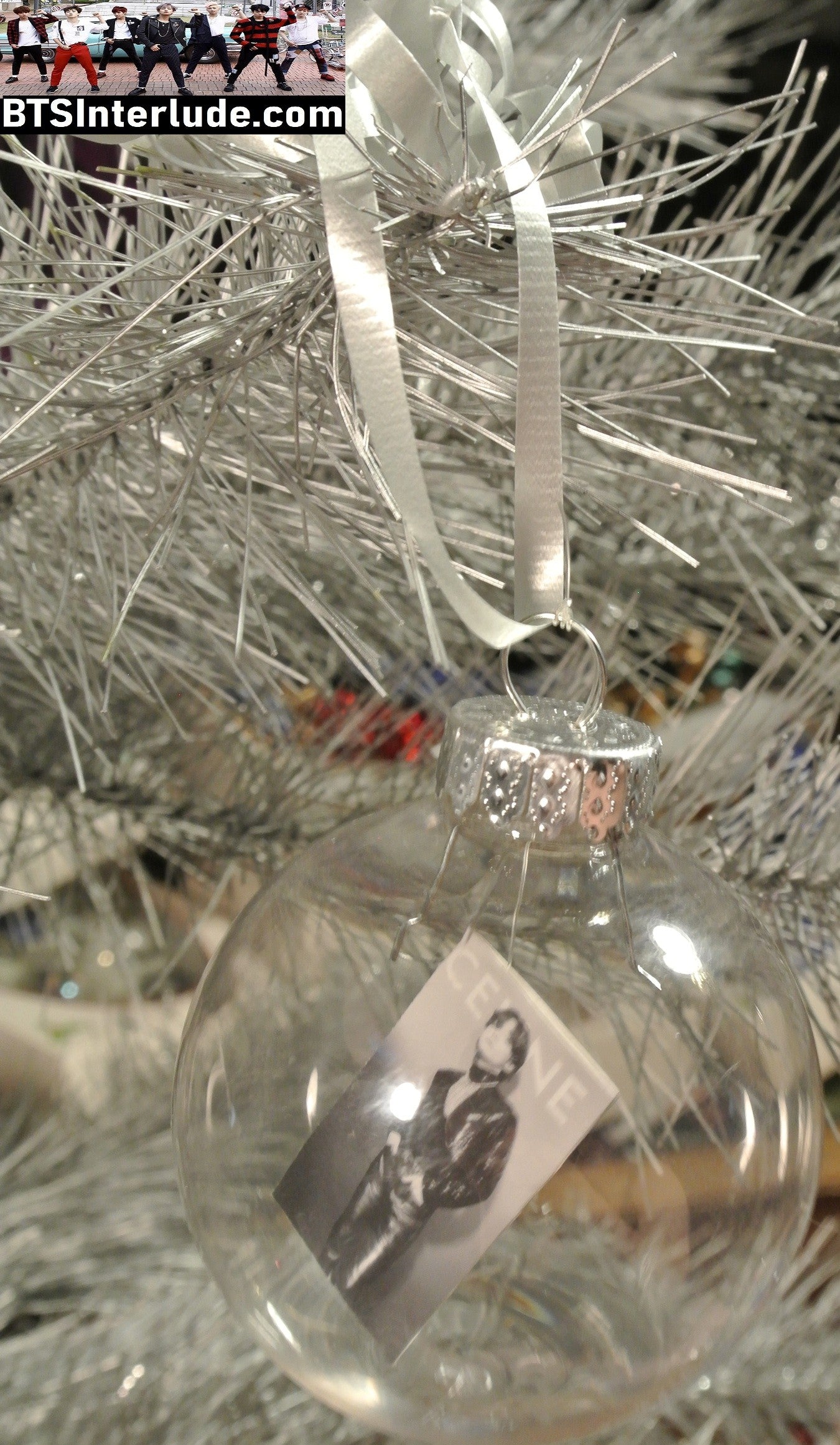 BTS CHRISTMAS ORNAMENT PLASTIC 2.5 INCH V KIM TAEHYUNG 김태형 BLACK AND WHITE CELINE LIMITED EDITION