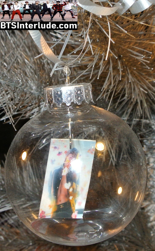 BTS CHRISTMAS ORNAMENT PLASTIC 2.5 INCH V KIM TAEHYUNG 김태형 BLACK AND WHITE SHIRTLESS BAZZAR GREY JACKET LIMITED EDITION