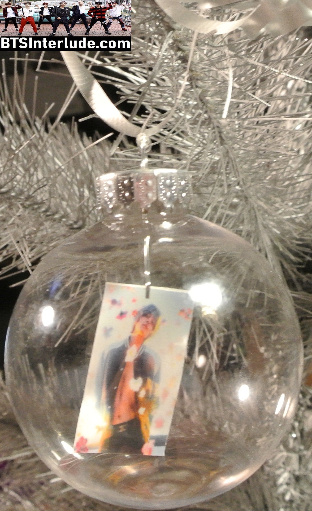 BTS CHRISTMAS ORNAMENT PLASTIC 2.5 INCH V KIM TAEHYUNG 김태형 BLACK AND WHITE SHIRTLESS BAZZAR GREY JACKET LIMITED EDITION