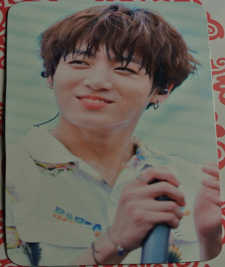 BTS PHOTOCARD FANSITE JEON JUNGKOOK 전정국 BROWN HAIR GREEN WHITE BACKGROUND PHOTO CARD