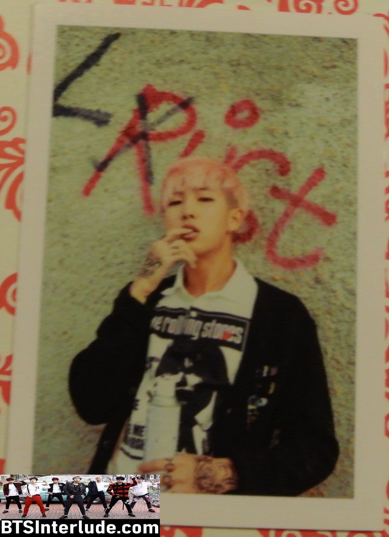 BTS PHOTOCARD FANSITE RM KIM NAMJOON 김남준 BLOND PINK HAIR SPRAY PAINTED WALL PHOTO CARD PC