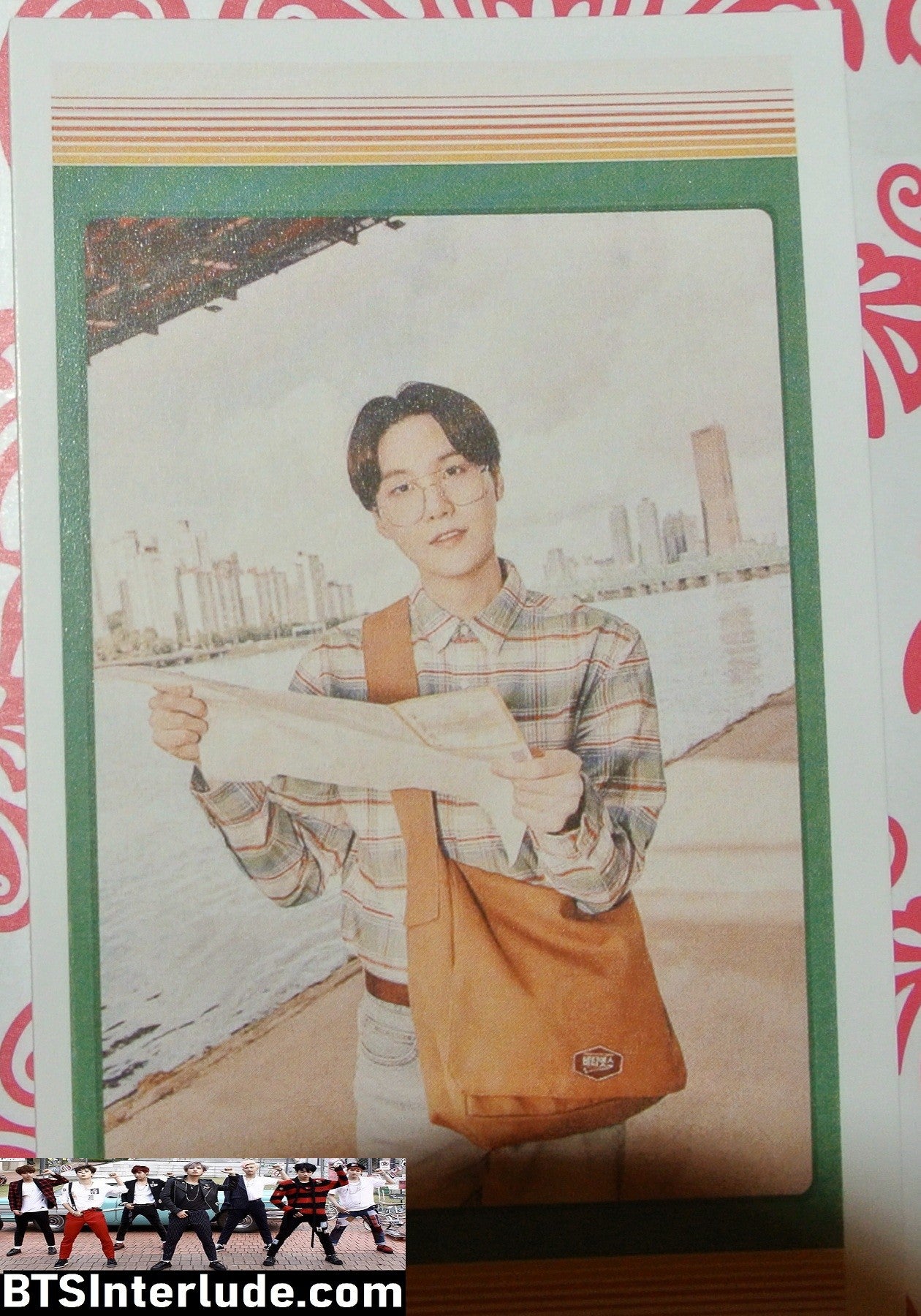 BTS PHOTOCARD FANSITE SUGA MIN YOONGI 민윤기 2021 SEASONS GREETINGS PLAID SHIRT GLASSES PHOTO CARD PC