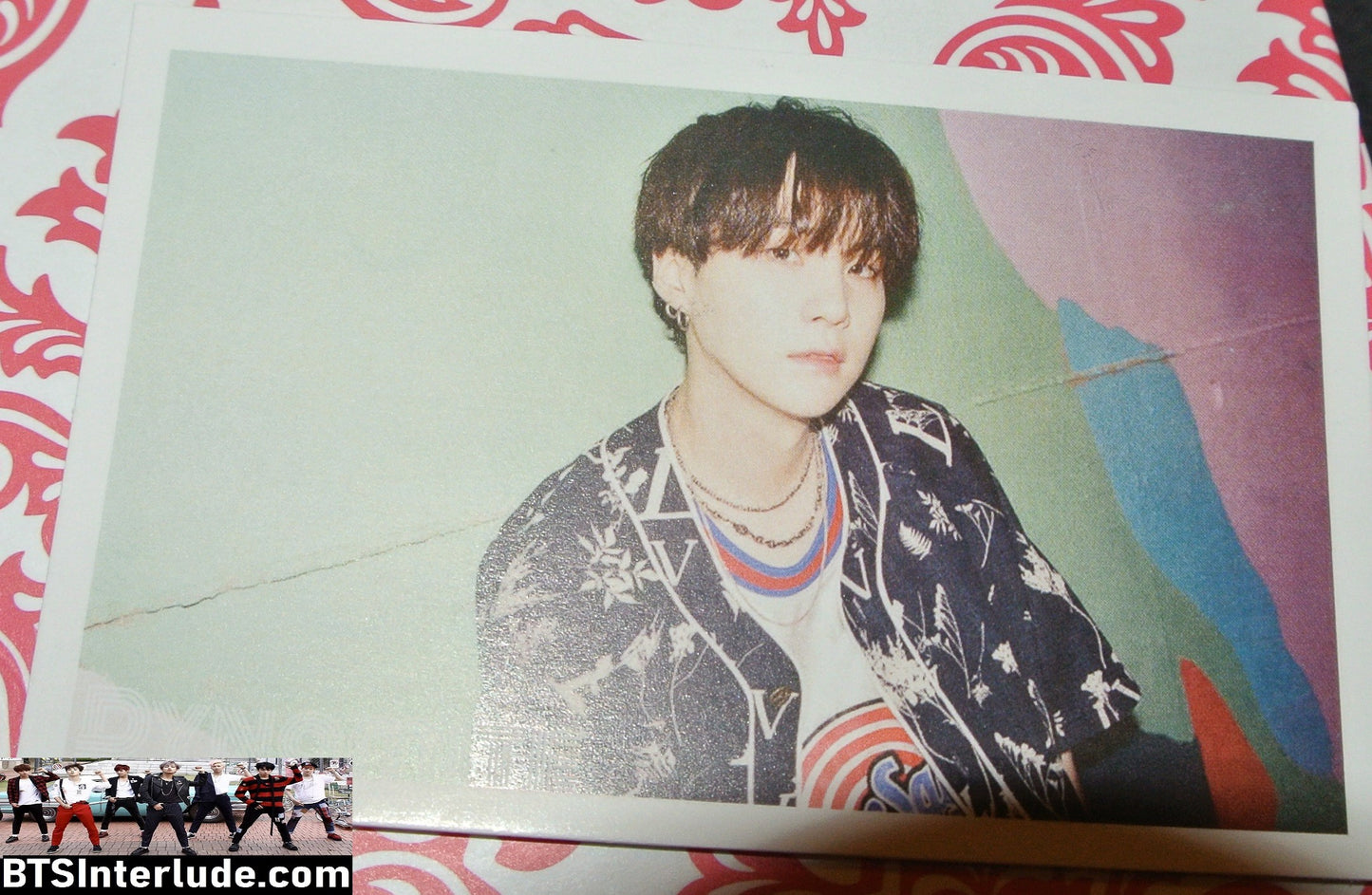 BTS PHOTOCARD FANSITE SUGA MIN YOONGI 민윤기 DYNAMITE WALL SITTING BASKETBALL SHIRT PHOTO CARD PC