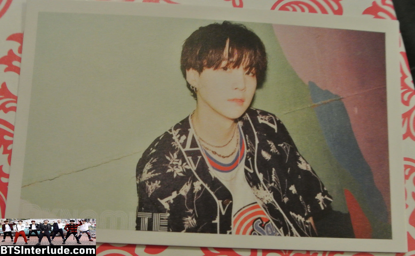 BTS PHOTOCARD FANSITE SUGA MIN YOONGI 민윤기 DYNAMITE WALL SITTING BASKETBALL SHIRT PHOTO CARD PC