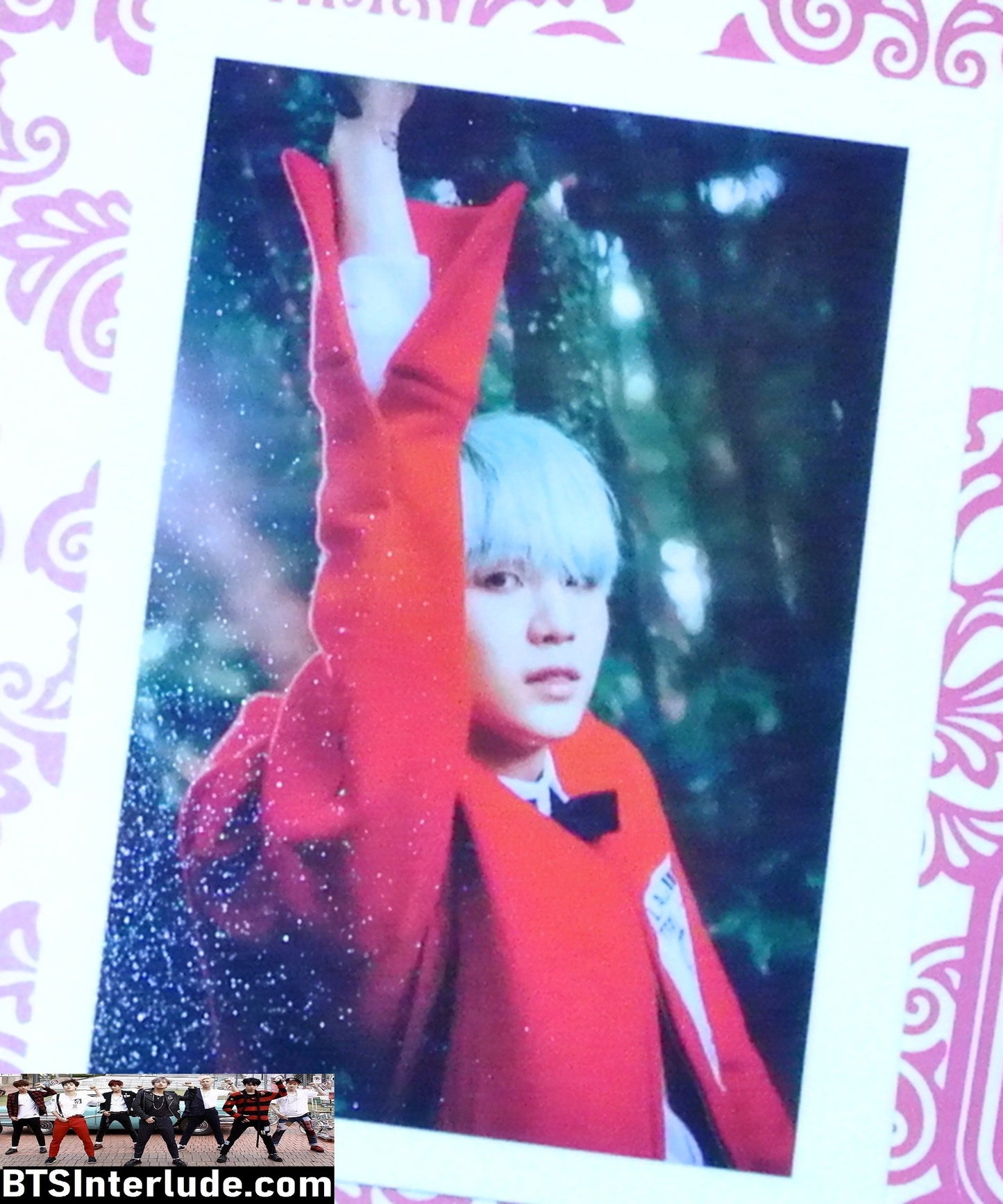 BTS PHOTOCARD FANSITE SUGA MIN YOONGI 민윤기 RED JACKET FOREST YOU NEVER WALK ALONE PHOTO CARD PC