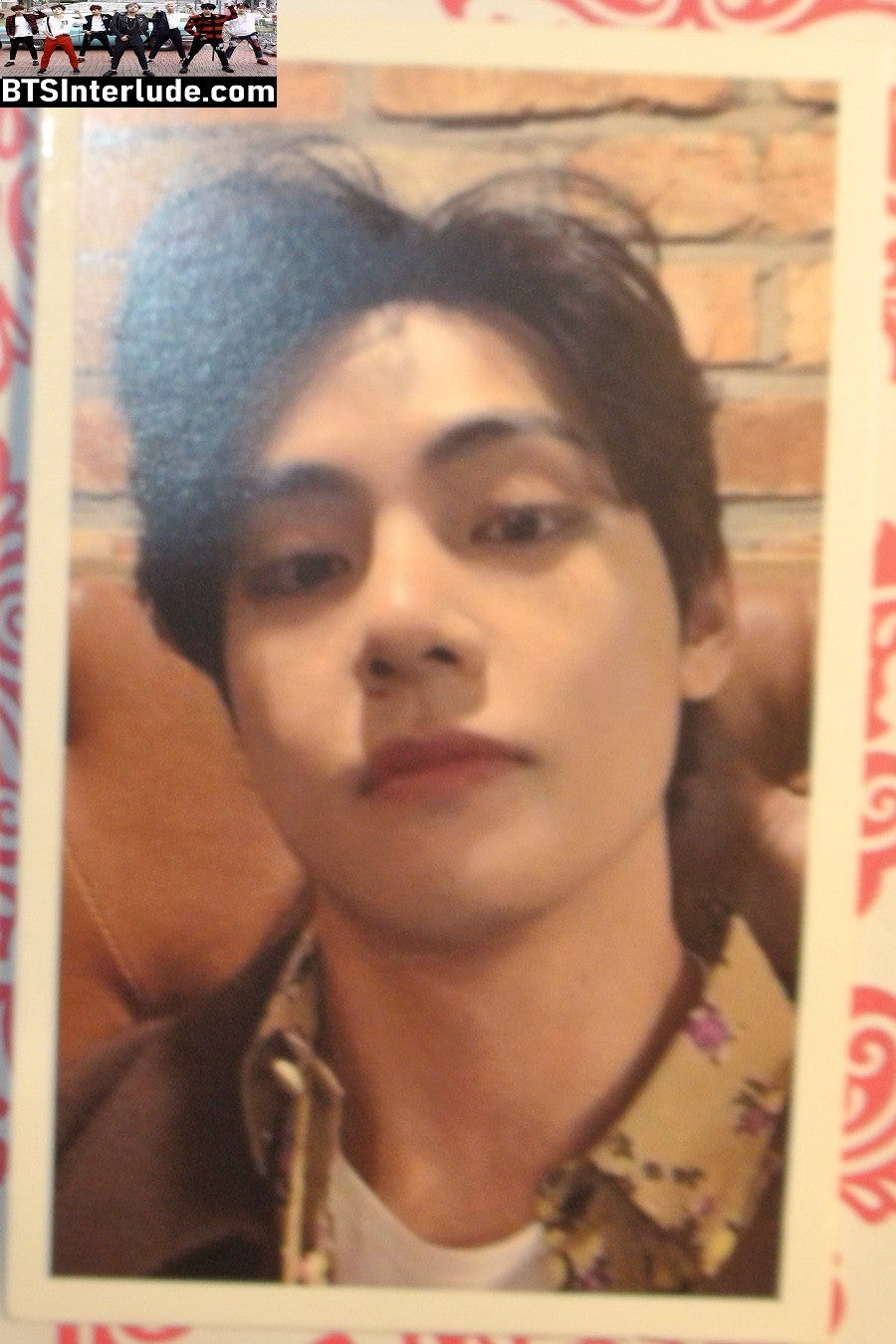 BTS PHOTOCARD FANSITE V KIM TAEHYUNG 김태형 BROWN SHIRT CLOSEUP PC PHOTO CARD