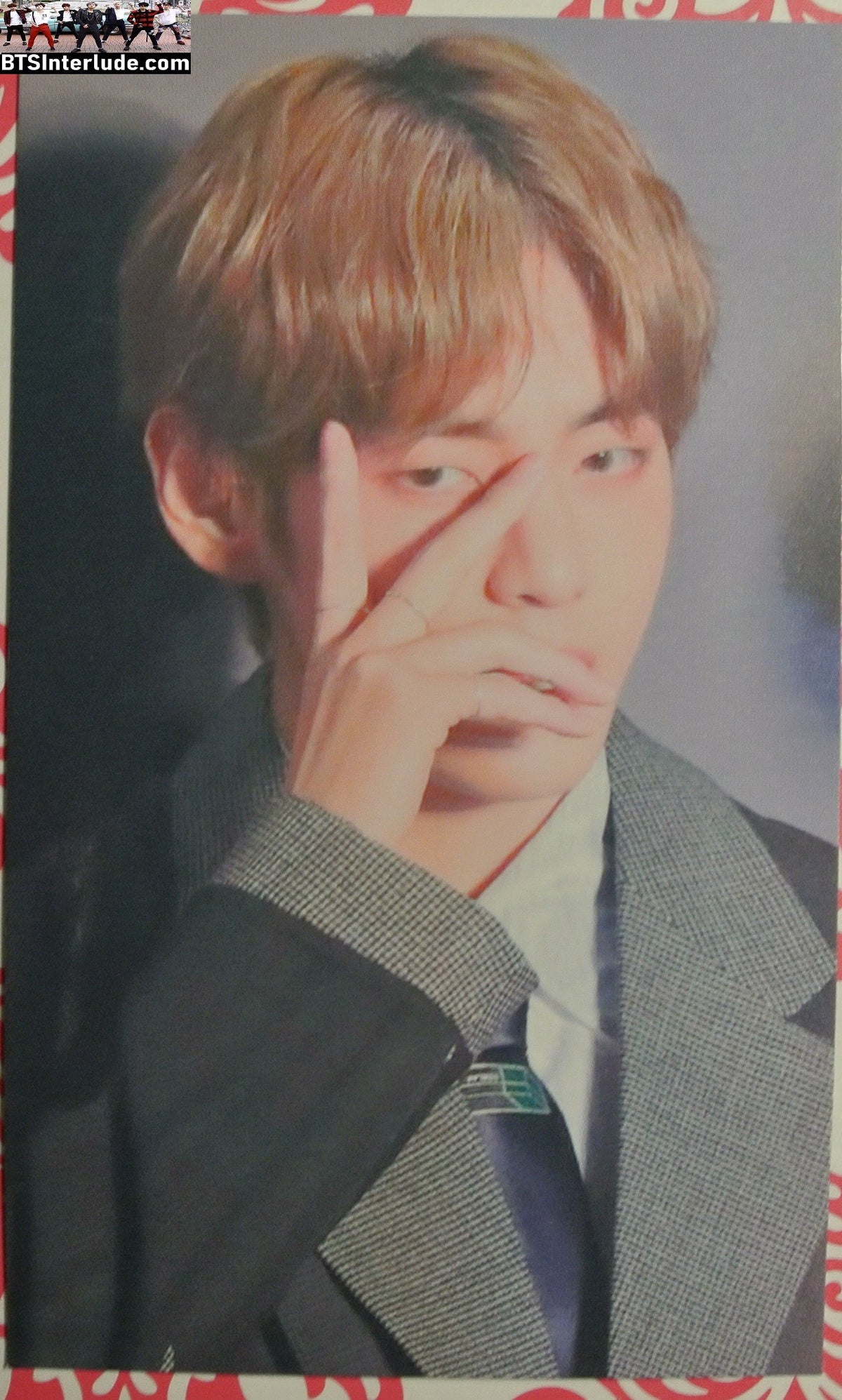 BTS PHOTOCARD FANSITE V KIM TAEHYUNG 김태형 GREY CHECKED JACKET V OVER EYE PC PHOTO CARD