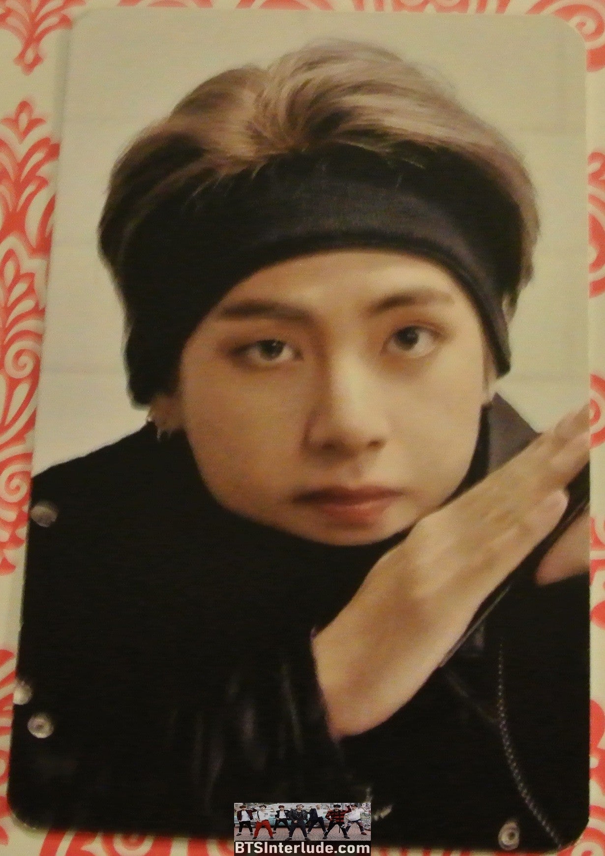 BTS PHOTOCARD FANSITE V KIM TAEHYUNG 김태형 2 SIDED BLACK HEADBAND RED HAIR PHOTO CARD
