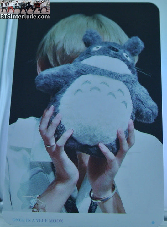BTS PHOTOCARD FANSITE V KIM TAEHYUNG 김태형 BLOND HAIR FANSIGN HIDING BEHIND BEAR VIA FANSITE ONCE IN A VLUE MOON PHOTO CARD