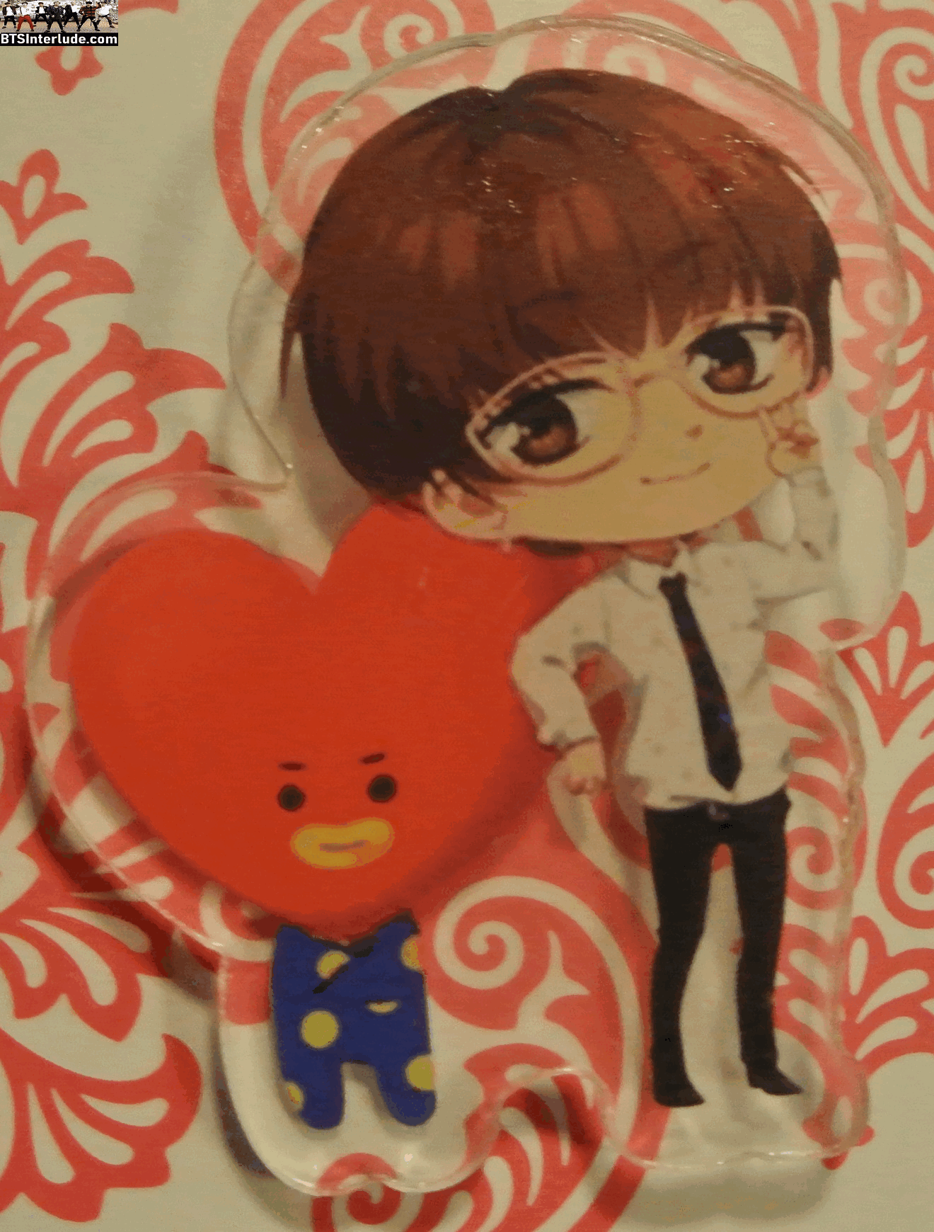 BTS PIN ACRYLIC V KIM TAEHYUNG 김태형 BT21 TATA CLEAR BADGE BUTTON