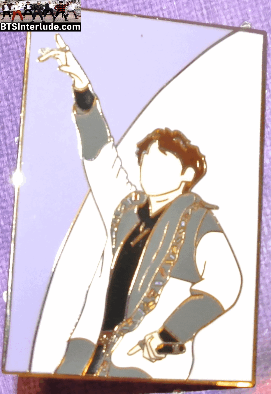 BTS PIN ENAMEL GOLD J-HOPE JUNG HOSEOK 정호석 WHITE GREY SWEATER BON BON PINS BADGE BUTTON