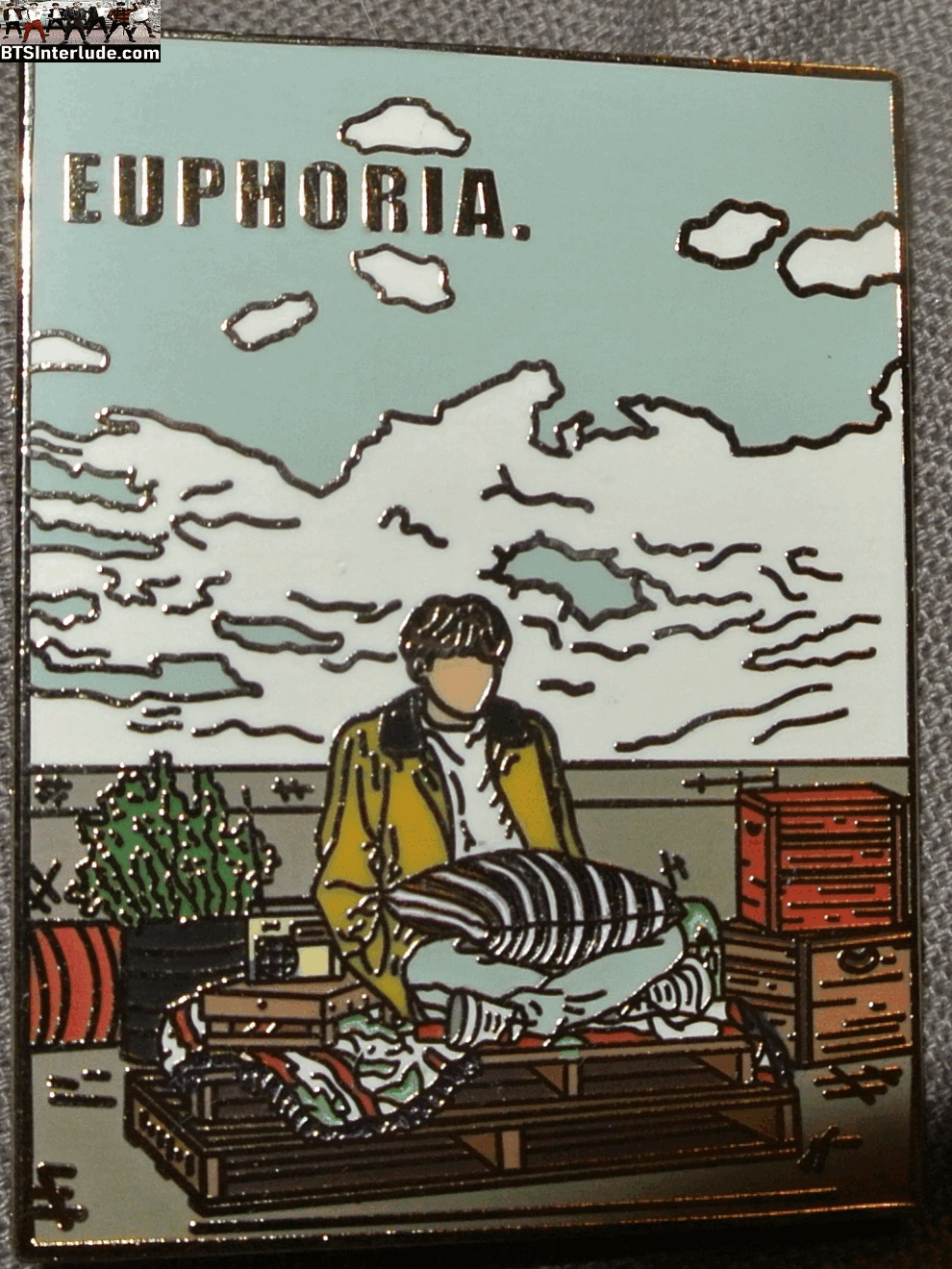 BTS PIN ENAMEL GOLD JEON JUNGKOOK 전정국 EUPHORIA MUSIC VIDEO YELLOW JACKET BENCH DREAM SCENERY PINS BADGE BUTTON