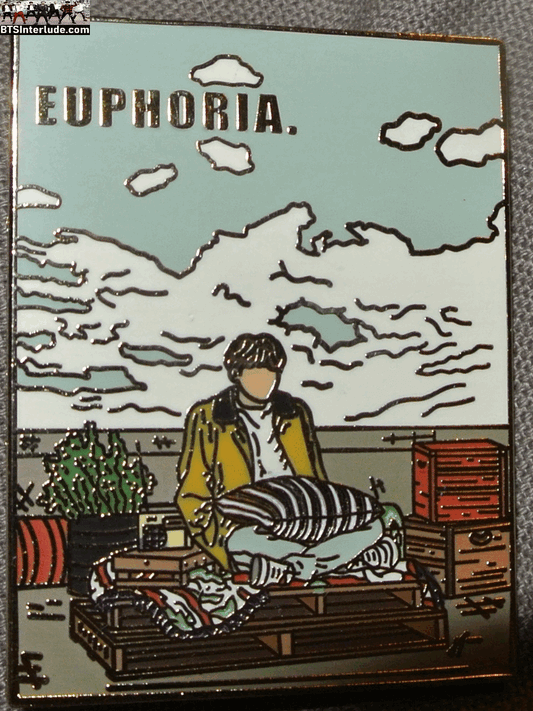BTS PIN ENAMEL GOLD JEON JUNGKOOK 전정국 EUPHORIA MUSIC VIDEO YELLOW JACKET BENCH DREAM SCENERY PINS BADGE BUTTON