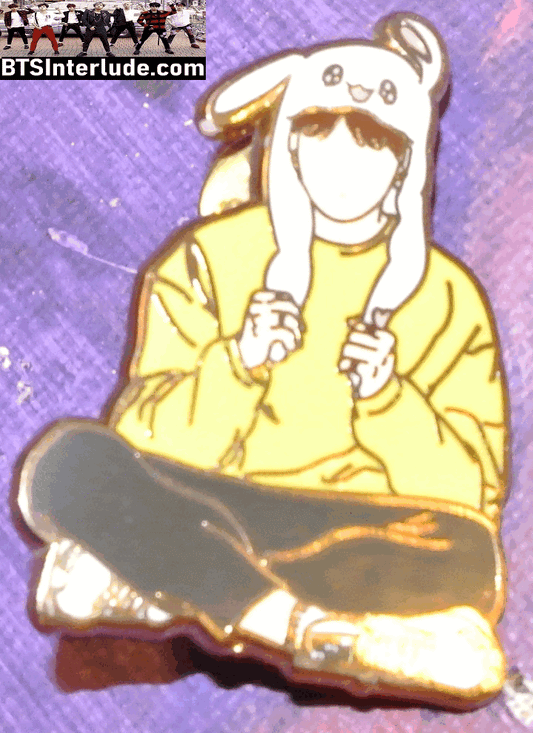 BTS PIN ENAMEL GOLD JEON JUNGKOOK 전정국 YELLOW SWEATER BUNNY EARS HAT RUN BTS EPISODE 59 60 WILD CHAMOMILE PINS BADGE BUTTON