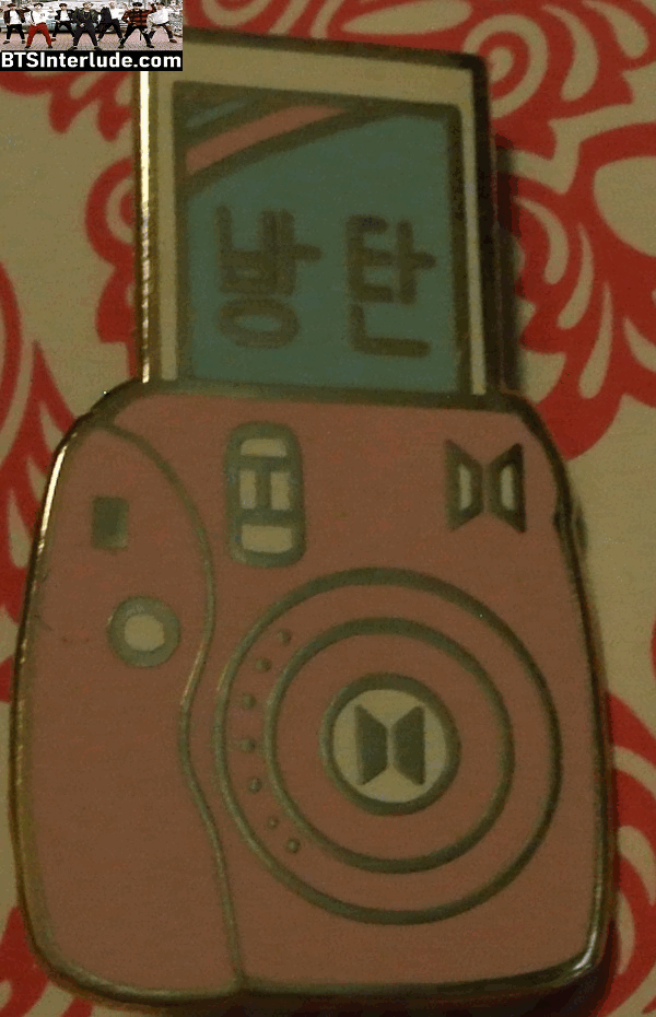 BTS PIN ENAMEL GOLD GROUP PINK POLAROID CAMERA GELIBEANX PINS 방탄소년단 JUNGKOOK V JIMIN RM J-HOPE SUGA JIN BADGE BUTTON