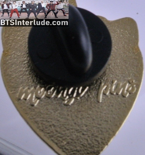 BTS PIN ENAMEL GOLD SUGA MIN YOONGI 민윤기 STRAWBERRY MOONGI PINS BADGE BUTTON
