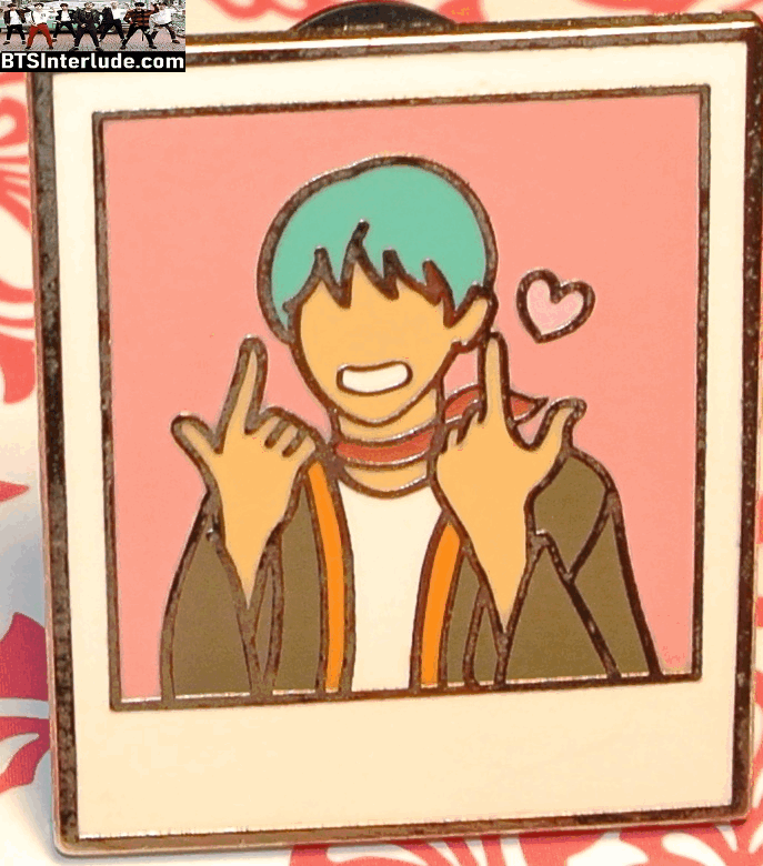 BTS PIN ENAMEL GOLD V KIM TAEHYUNG 김태형 BLUE HAIR POLAROID BADGE BUTTON