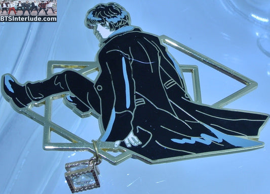 BTS PIN ENAMEL GOLD V KIM TAEHYUNG 김태형 ESQUIRE PHOTO SHOOT DIAMOND DROP BLACK JACKET KOE PINS BADGE BUTTON