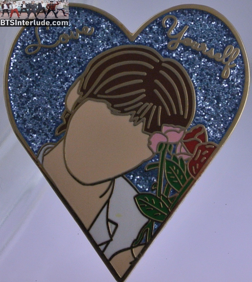 BTS PIN ENAMEL GOLD V KIM TAEHYUNG 김태형 LOVE YOURSELF ANSWER BLUE GLITTER HEART BADGE BUTTON