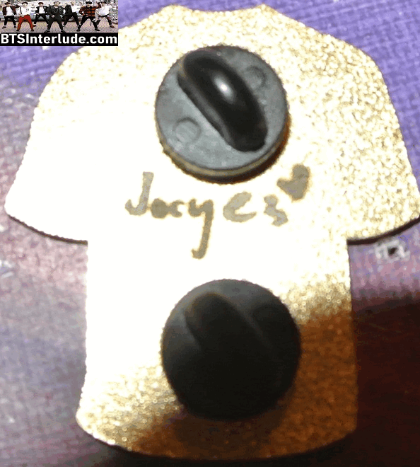 BTS PIN ENAMEL GOLD V KIM TAEHYUNG 김태형 5TH MUSTER V DESIGNED T SHIRT JOYCE'S PINS BADGE BUTTON