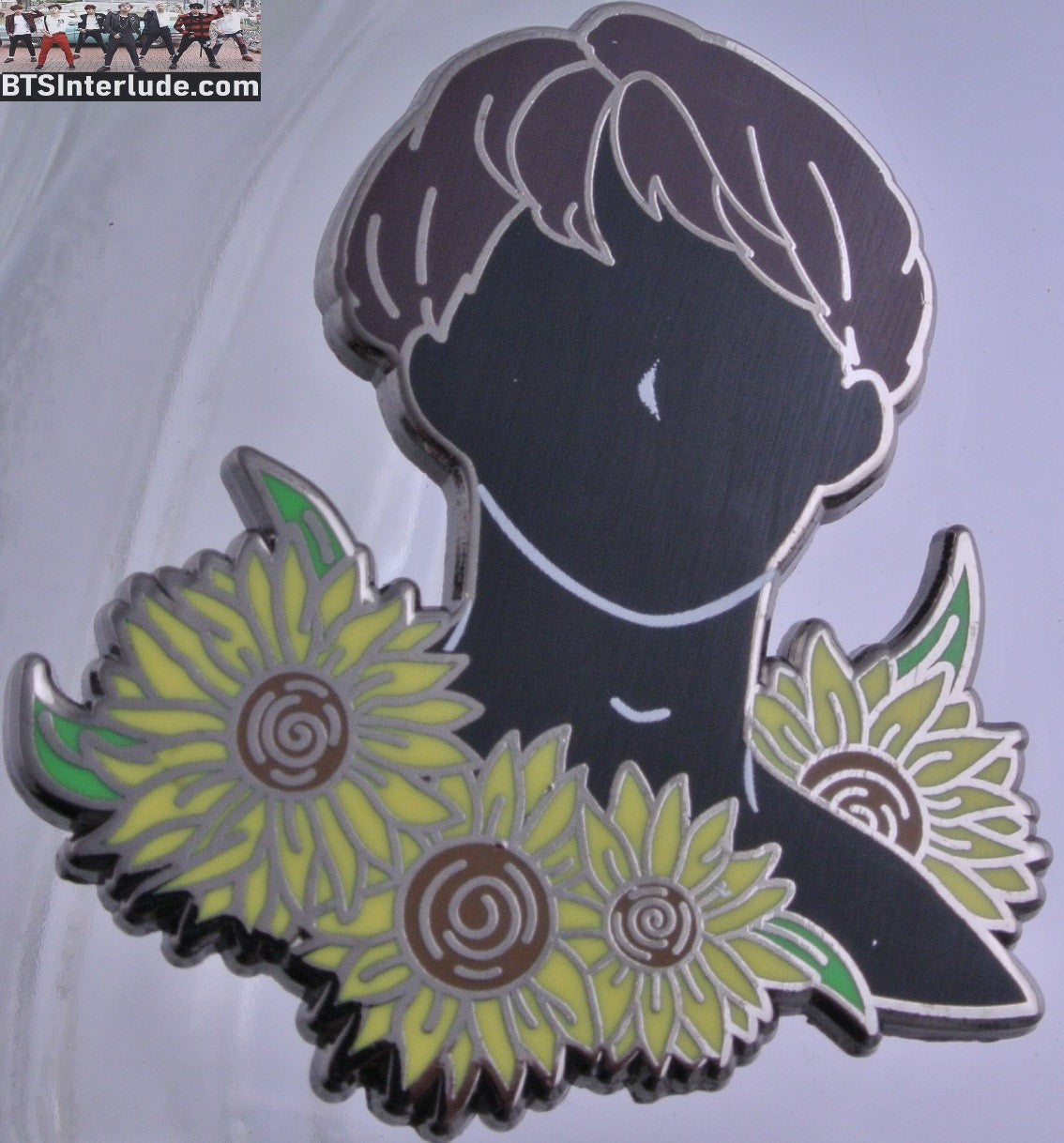 BTS PIN ENAMEL GUNMETAL JEON JUNGKOOK 전정국 BLACKOUT SUNFLOWERS QUAPHADOODLE PINS BADGE BUTTON