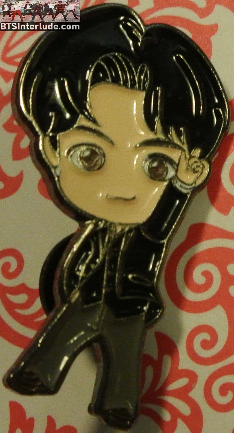 BTS PIN ENAMEL GUNMETAL SUGA MIN YOONGI 민윤기 DYNAMITE MUSIC VIDEO BADGE BUTTON