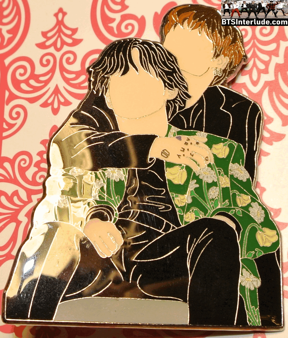 BTS PIN ENAMEL SILVER SUB-UNIT JEON JUNGKOOK HUGGING V KIM TAEHYUNG 2020 GOLDEN DISC AWARDS JUNGSHOOKIEEE PINS BADGE BUTTON