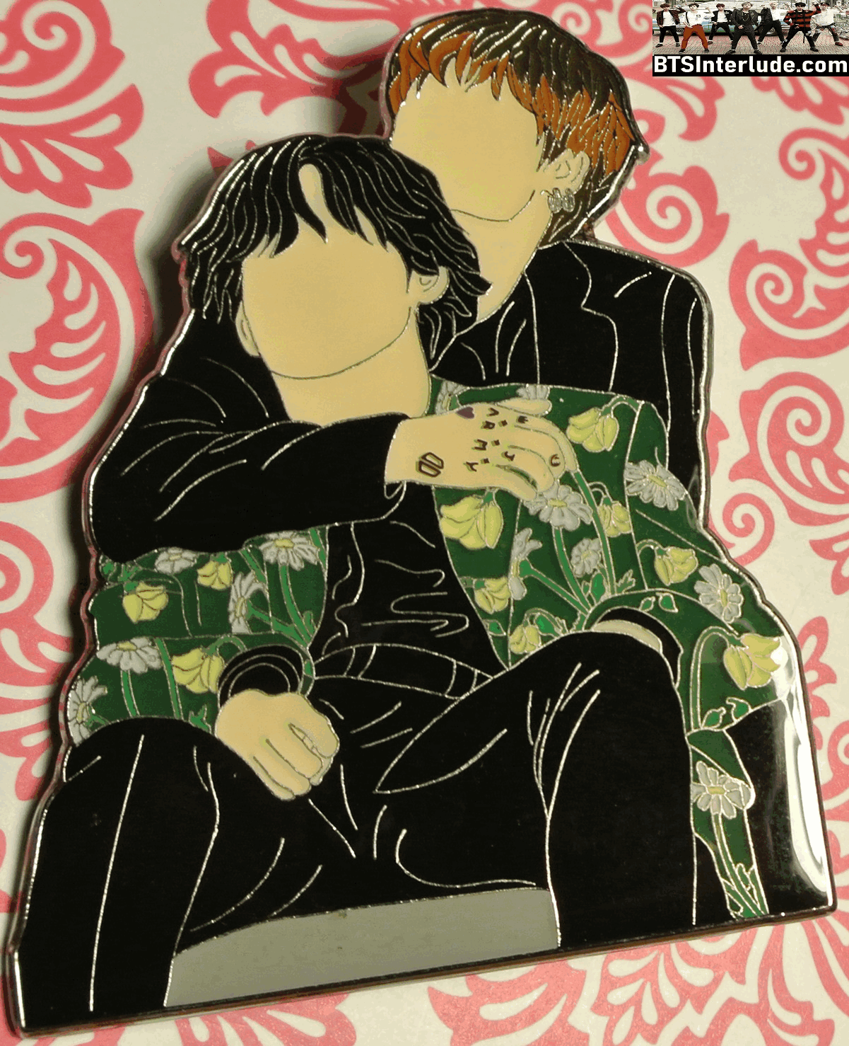 BTS PIN ENAMEL SILVER SUB-UNIT JEON JUNGKOOK HUGGING V KIM TAEHYUNG 2020 GOLDEN DISC AWARDS JUNGSHOOKIEEE PINS BADGE BUTTON