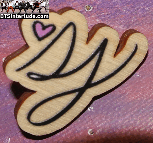 BTS PIN WOOD JIN KIM SEOKJIN 김석진 INITIALS SJ RED HEART BADGE BUTTON