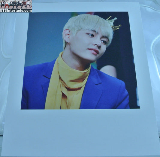BTS POLAROID FANSITE V KIM TAEHYUNG 김태형 BLOND HAIR BLUE JACKET YELLOW TURTLENECK FANSIGN REVORN FANSITE