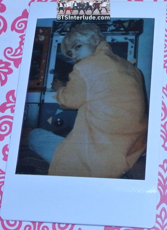 BTS POLAROID FANSITE V KIM TAEHYUNG 김태형BLONG HAIR YELLOW SHIRT BACK