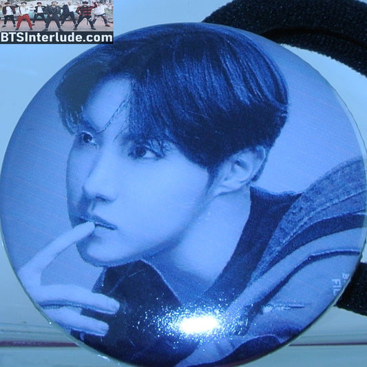BTS PONYTAIL HOLDER BUTTON J-HOPE JUNG HOSEOK 정호석 BLACK WHITE FILA AD SEAMLESS HAIR TIE