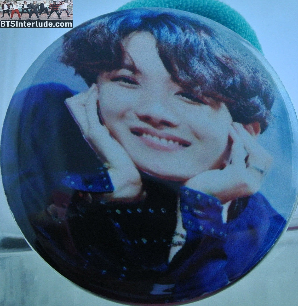 BTS PONYTAIL HOLDER BUTTON J-HOPE JUNG HOSEOK 정호석 HANDS ON CHEEKS FANSIGN SEAMLESS HAIR TIE
