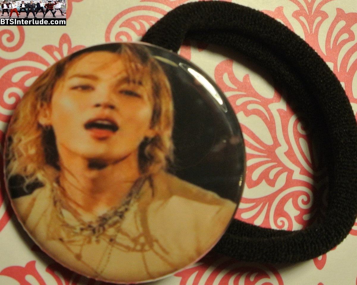 BTS PONYTAIL HOLDER BUTTON PARK JIMIN 박지민 ARIRANG BLOND HAIR TAN SHIRT SEAMLESS HAIR TIE