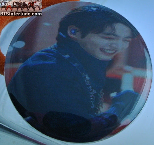 BTS PONYTAIL HOLDER BUTTON JEON JUNGKOOK 전정국 LAUGHING YET TO COME INKIGAYO SEAMLESS HAIR TIE