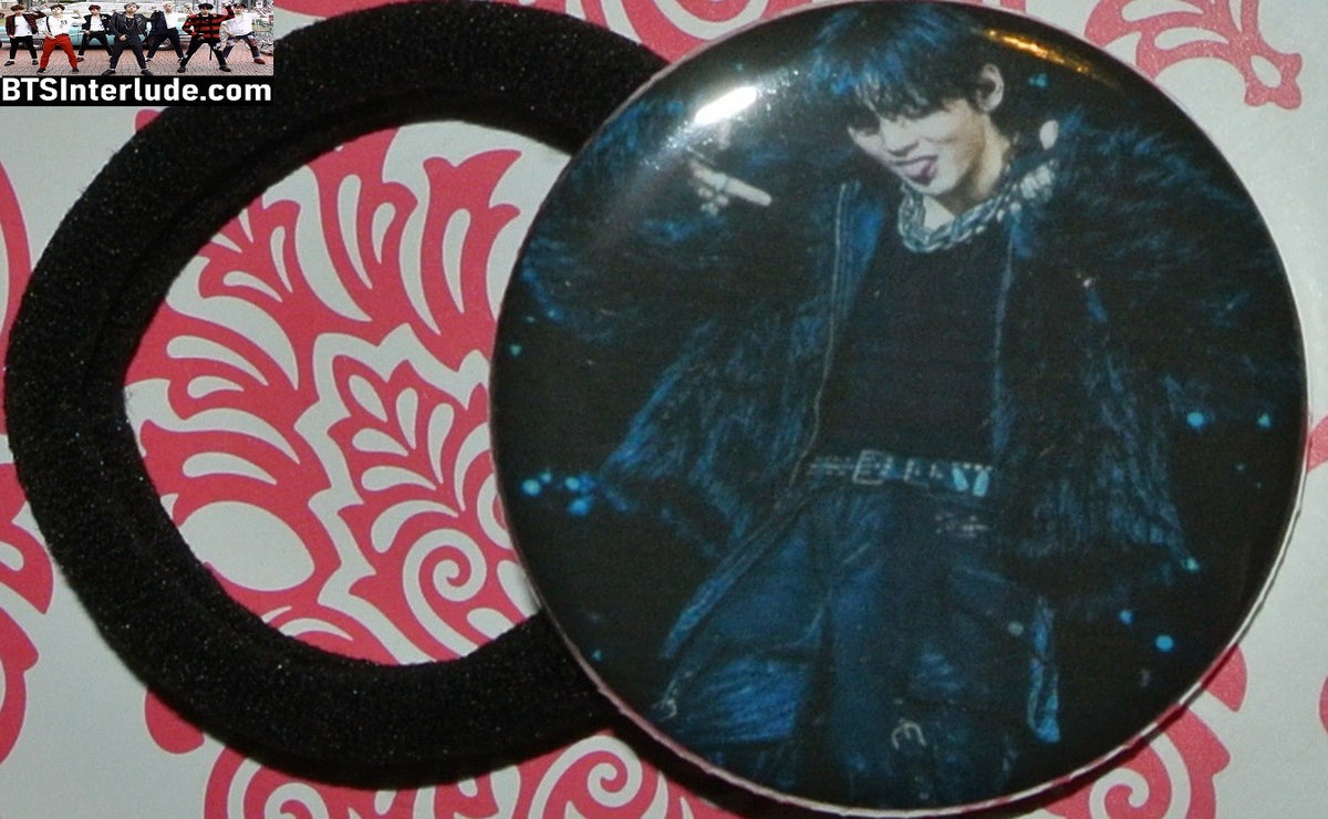 BTS PONYTAIL HOLDER BUTTON V KIM TAEHYUNG 김태형 ARIRANG BLACK IT'S SO TIGHT SEAMLESS HAIR TIE