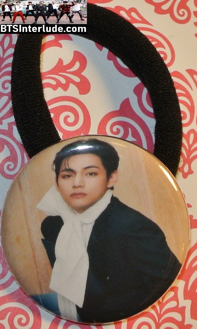 BTS PONYTAIL HOLDER BUTTON V KIM TAEHYUNG 김태형 ARIRANG NORMAL BATHROOM SEAMLESS HAIR TIE