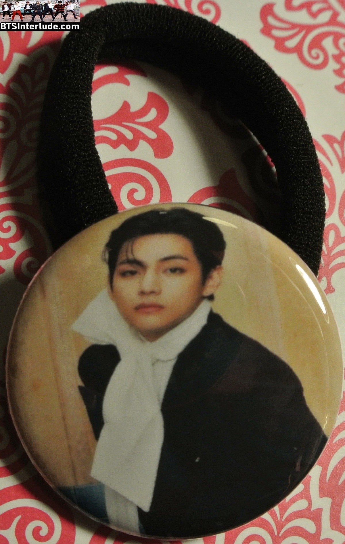 BTS PONYTAIL HOLDER BUTTON V KIM TAEHYUNG 김태형 ARIRANG NORMAL BATHROOM SEAMLESS HAIR TIE