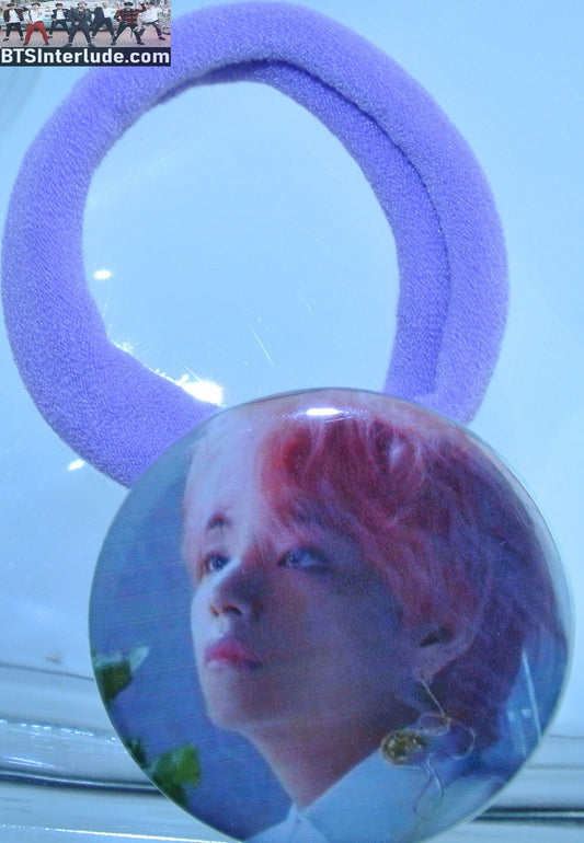 BTS PONYTAIL HOLDER BUTTON V KIM TAEHYUNG 김태형 PINK HAIR LOVE YOURSELF ANSWER BUBBLE CLOSEUP SEAMLESS HAIR TIE