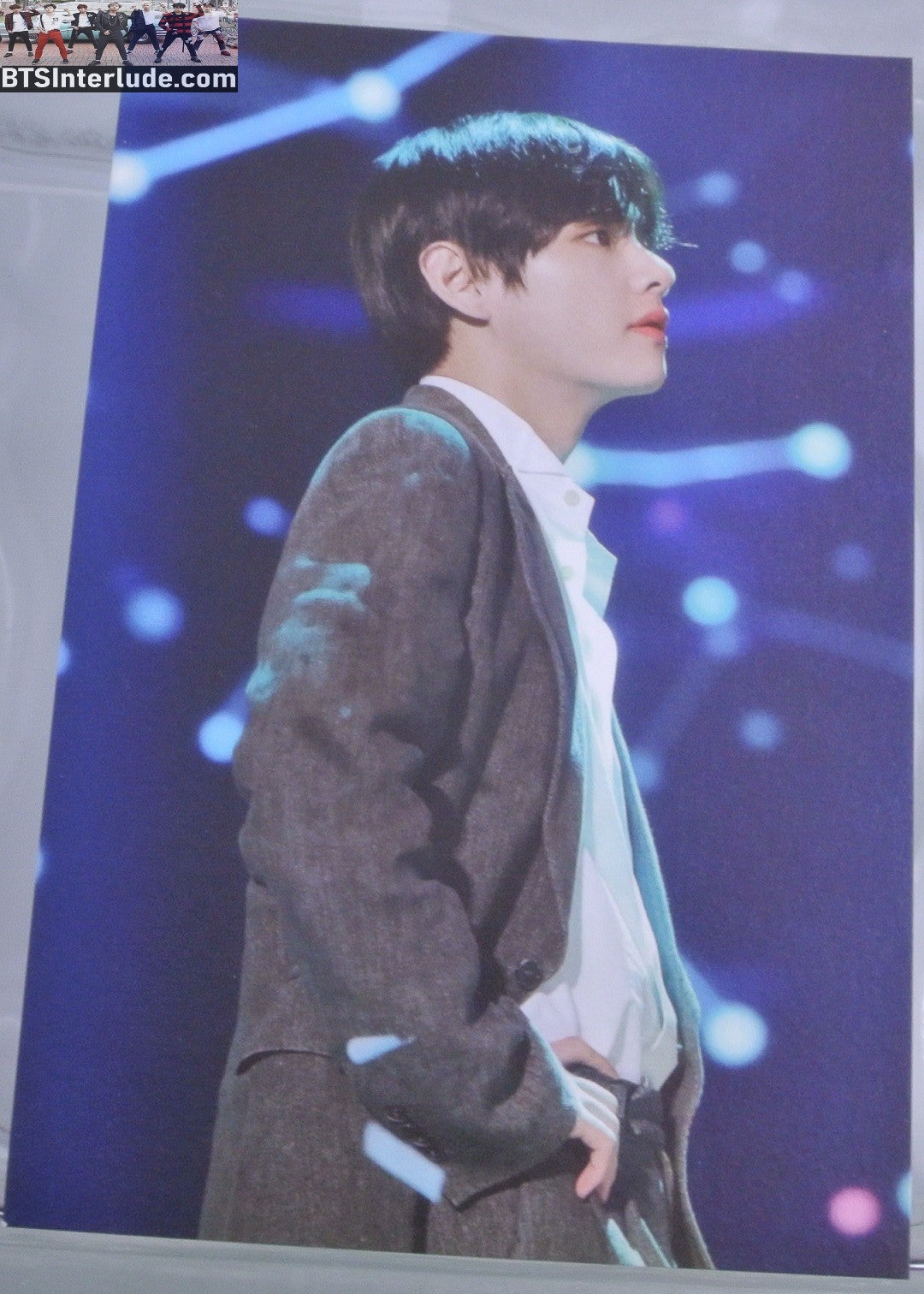 BTS POSTCARD FANSITE V KIM TAEHYUNG 김태형 BROWN SUIT PROFILE 4" X 6"